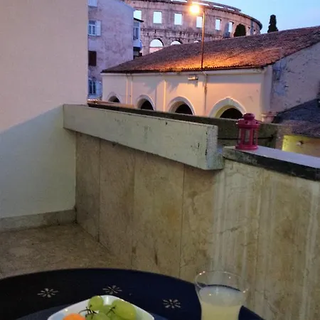 Arenacentar Apartments Pula Exterior photo